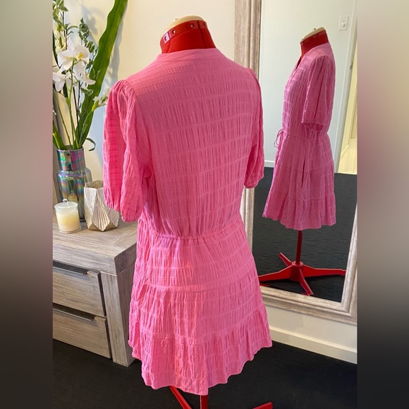 Size 12 - Forever New Posie Textured Smock Shirt Dress in Pink Cosmos - Picture 7 of 13